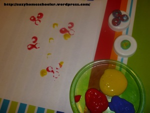 25 Fruit Loop Activities from Suzy Homeschooler, circle stamping (2)