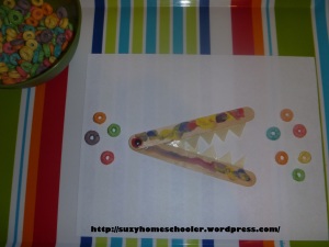 25 Fruit Loop Activities from Suzy Homeschooler, greater than and less than