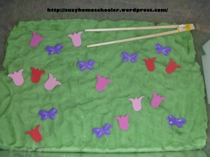 10 Butterfly Themed Sensory Bins from Suzy Homeschooler (3)